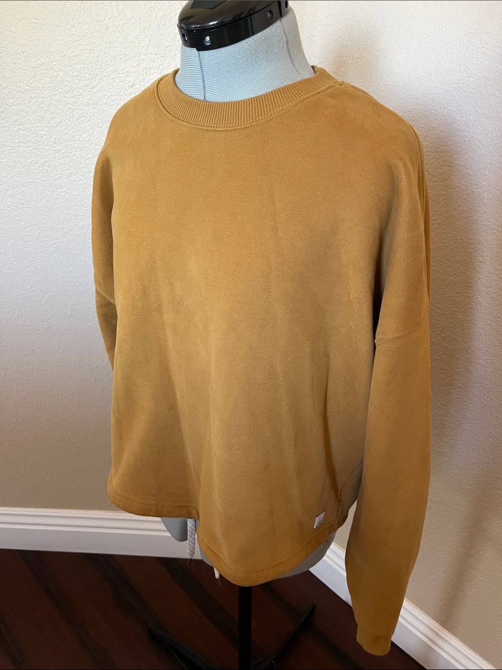 Vuori Women's Crewneck Sweatshirt in Mustard